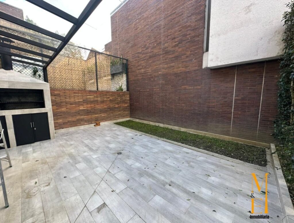 Casa en Envigado para arriendo 8951